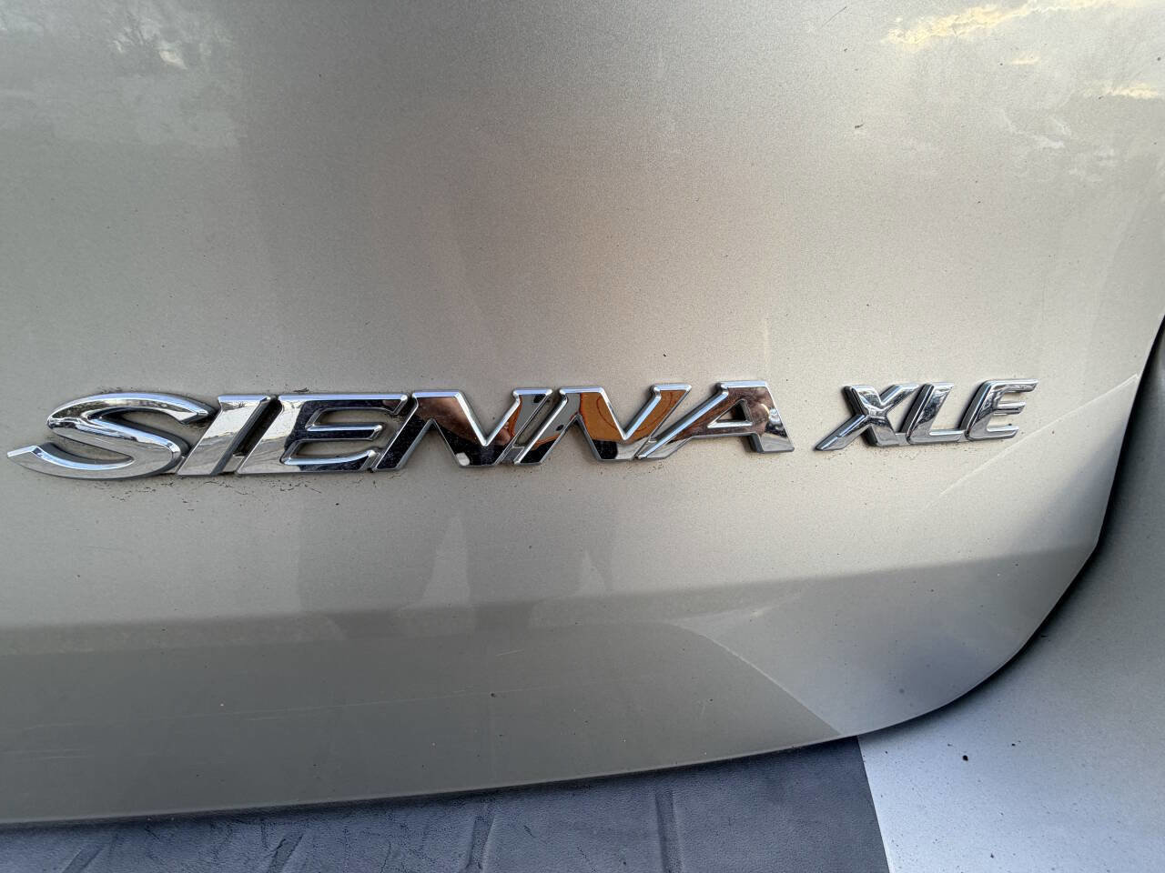 Used 2010 Toyota Sienna XLE Limited image 45