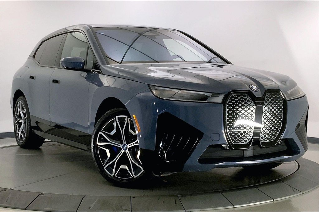 Certified 2024 BMW iX xDrive50 w/ Premium Package AWD/4WD image 32