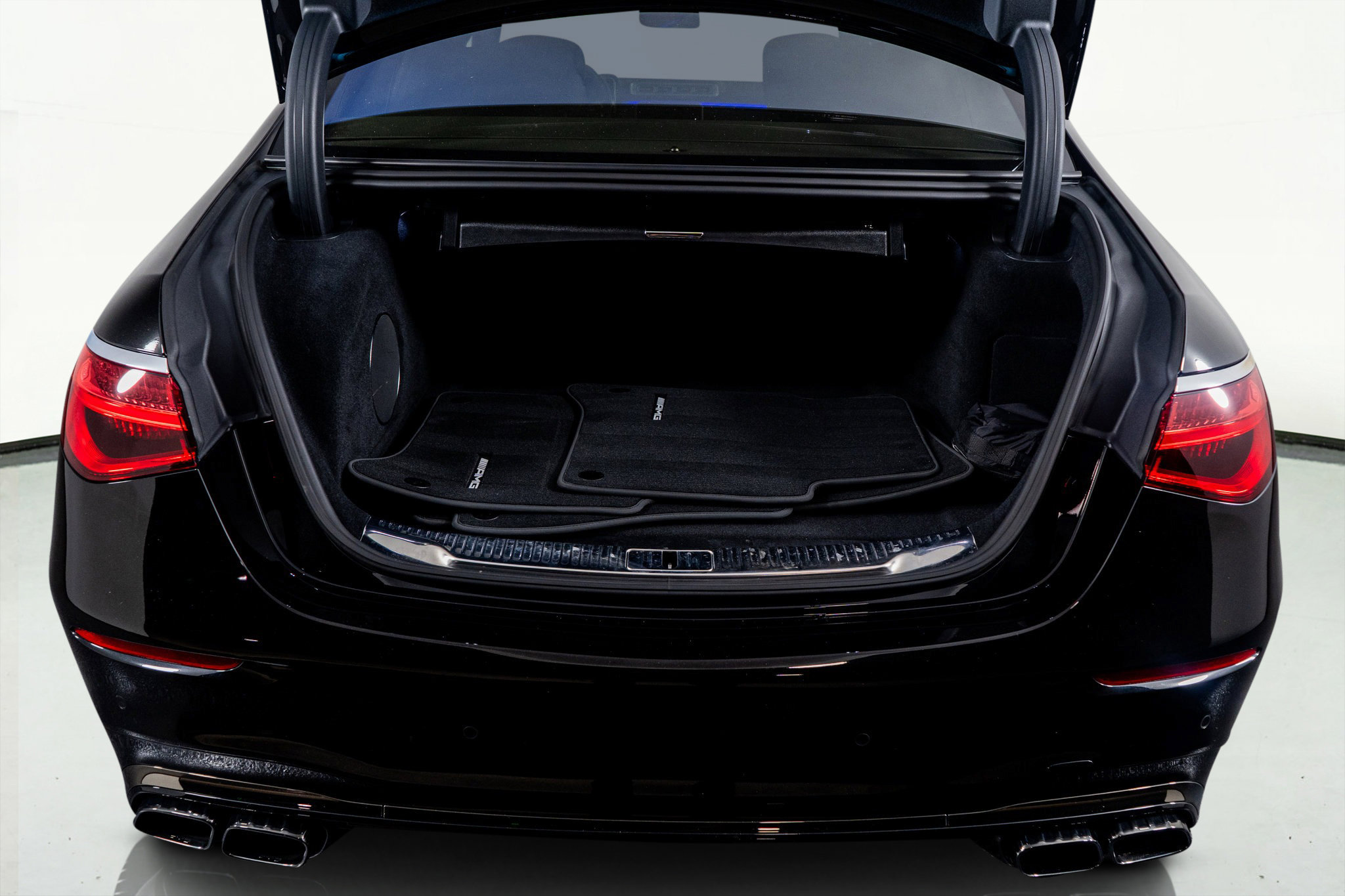 Used 2025 Mercedes-Benz S 63 AMG S w/ AMG Night Package image 63