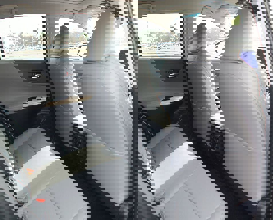 Used 2023 Toyota Venza Limited image 24