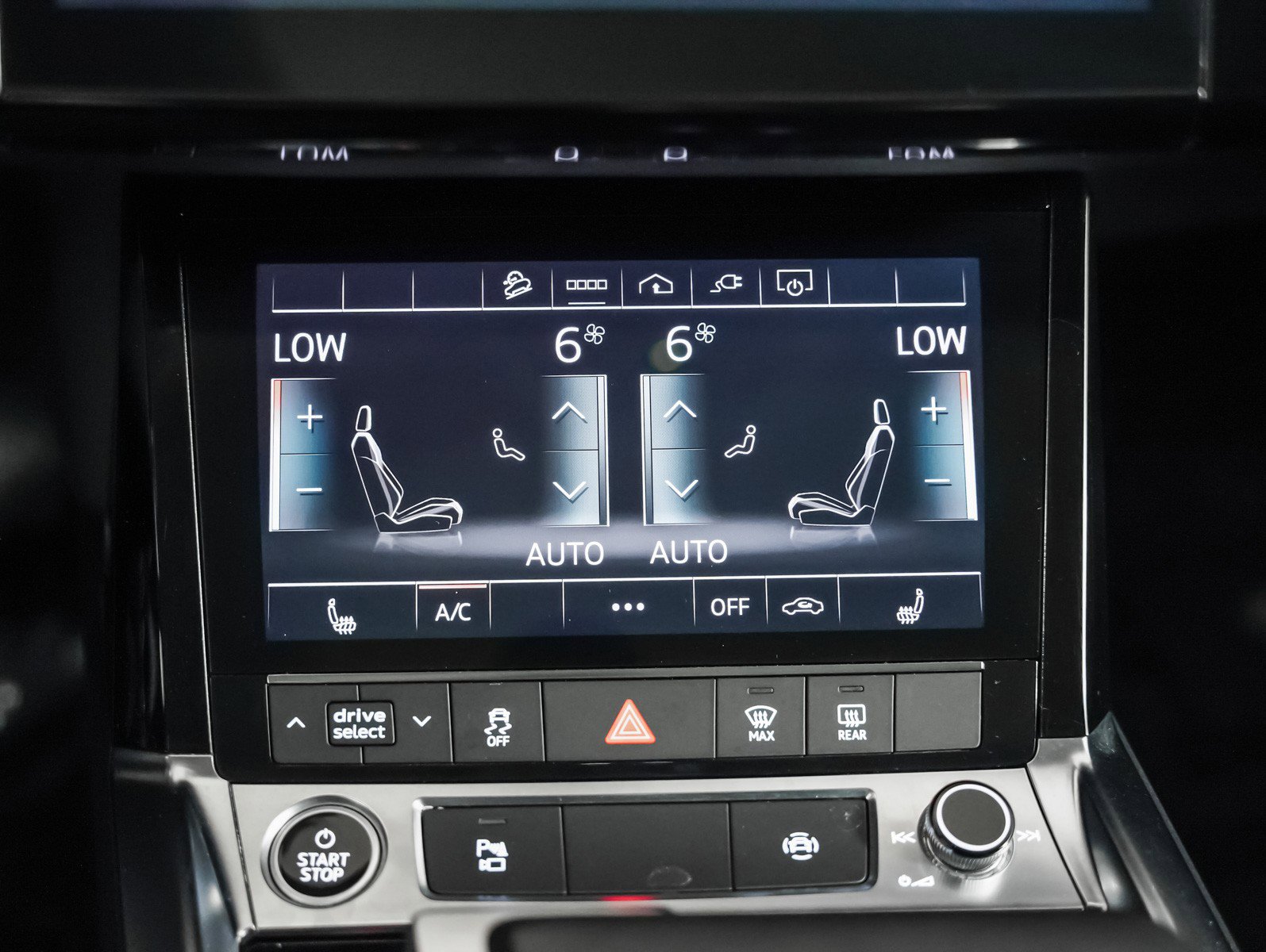 Used 2022 Audi e-tron Premium w/ Convenience Plus Package image 19