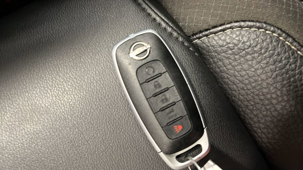 Used 2025 Nissan Pathfinder SL w/ Black Appearance Package FWD image 20