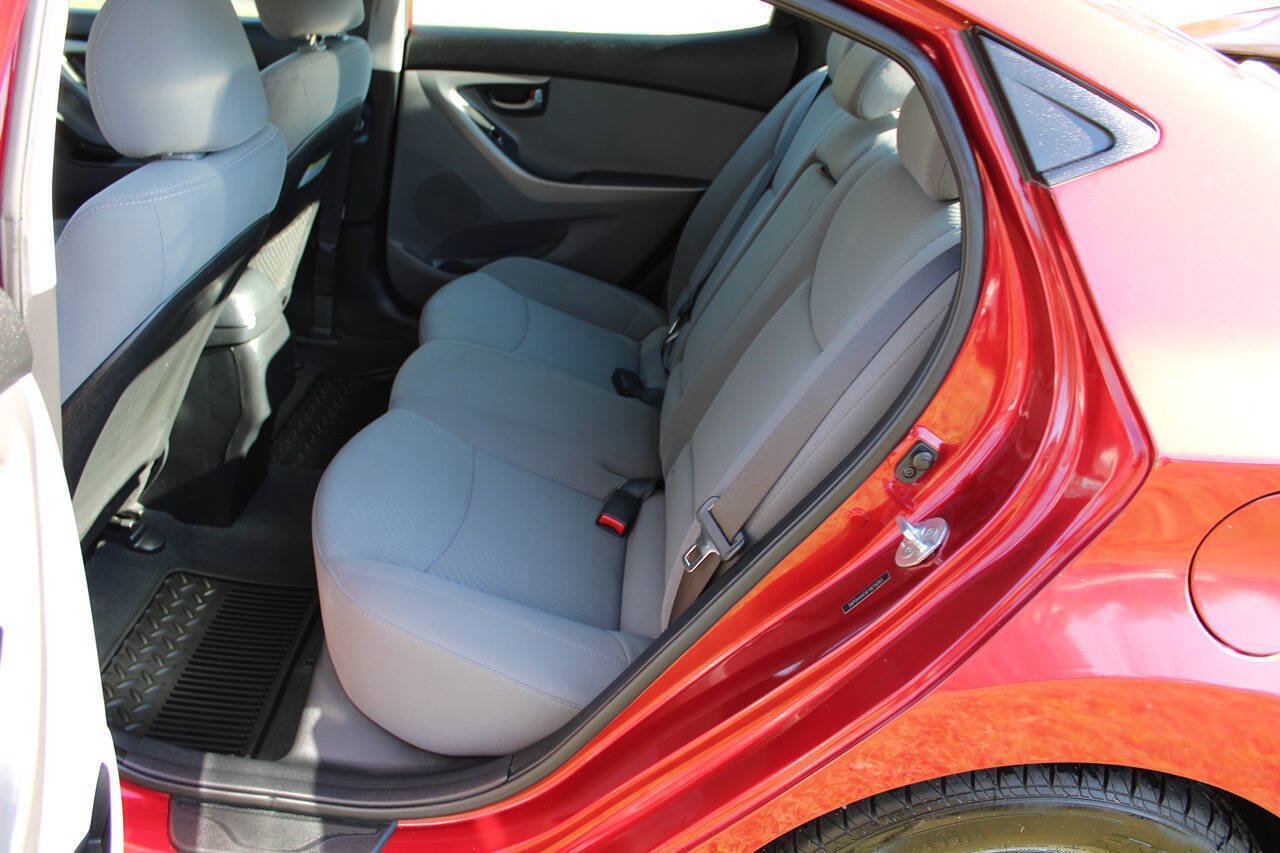 Used 2015 Hyundai Elantra SE FWD image 30