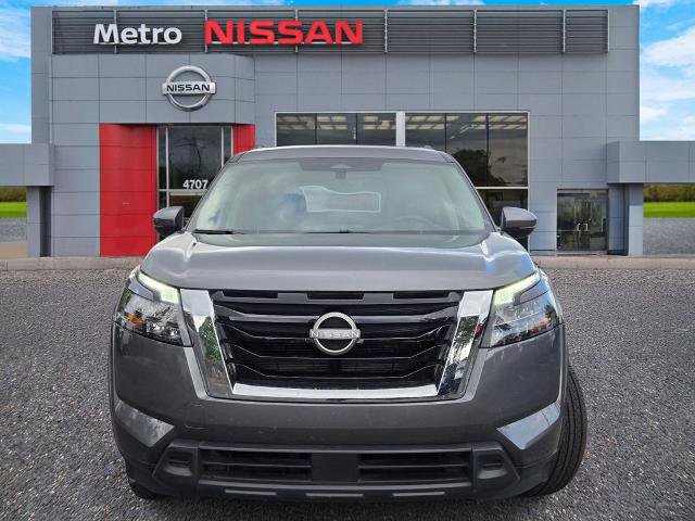 Certified 2025 Nissan Pathfinder SV FWD image 2