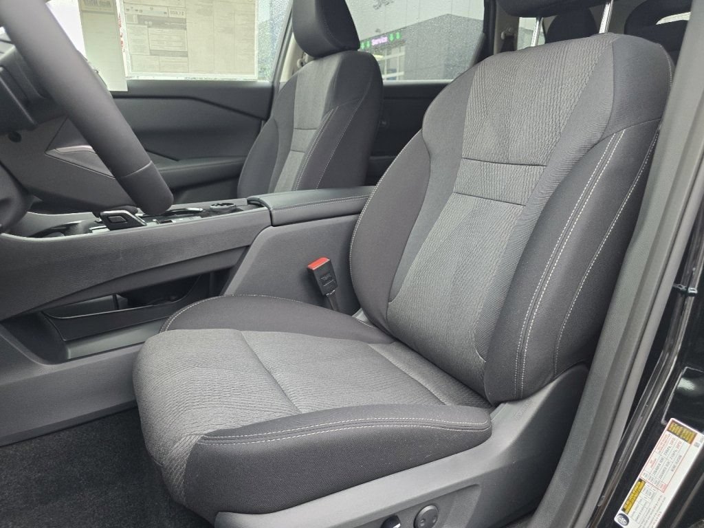 New 2026 Nissan Rogue SV w/ Cold Weather Package AWD/4WD image 17