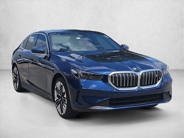 Used 2026 BMW i5 eDrive40 w/ Premium Package RWD image 3