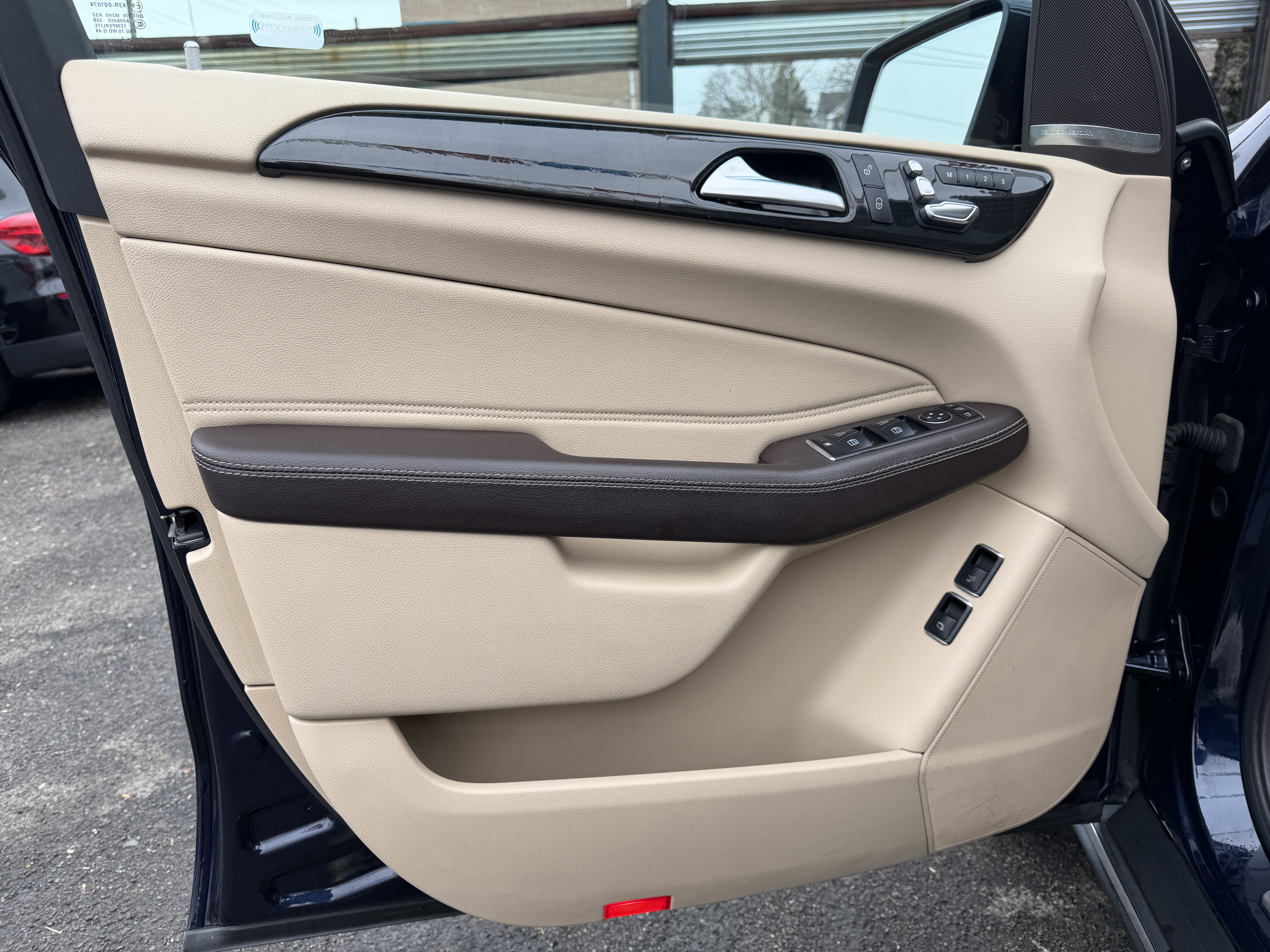 Used 2018 Mercedes-Benz GLS 450 4MATIC w/ Premium Package image 21