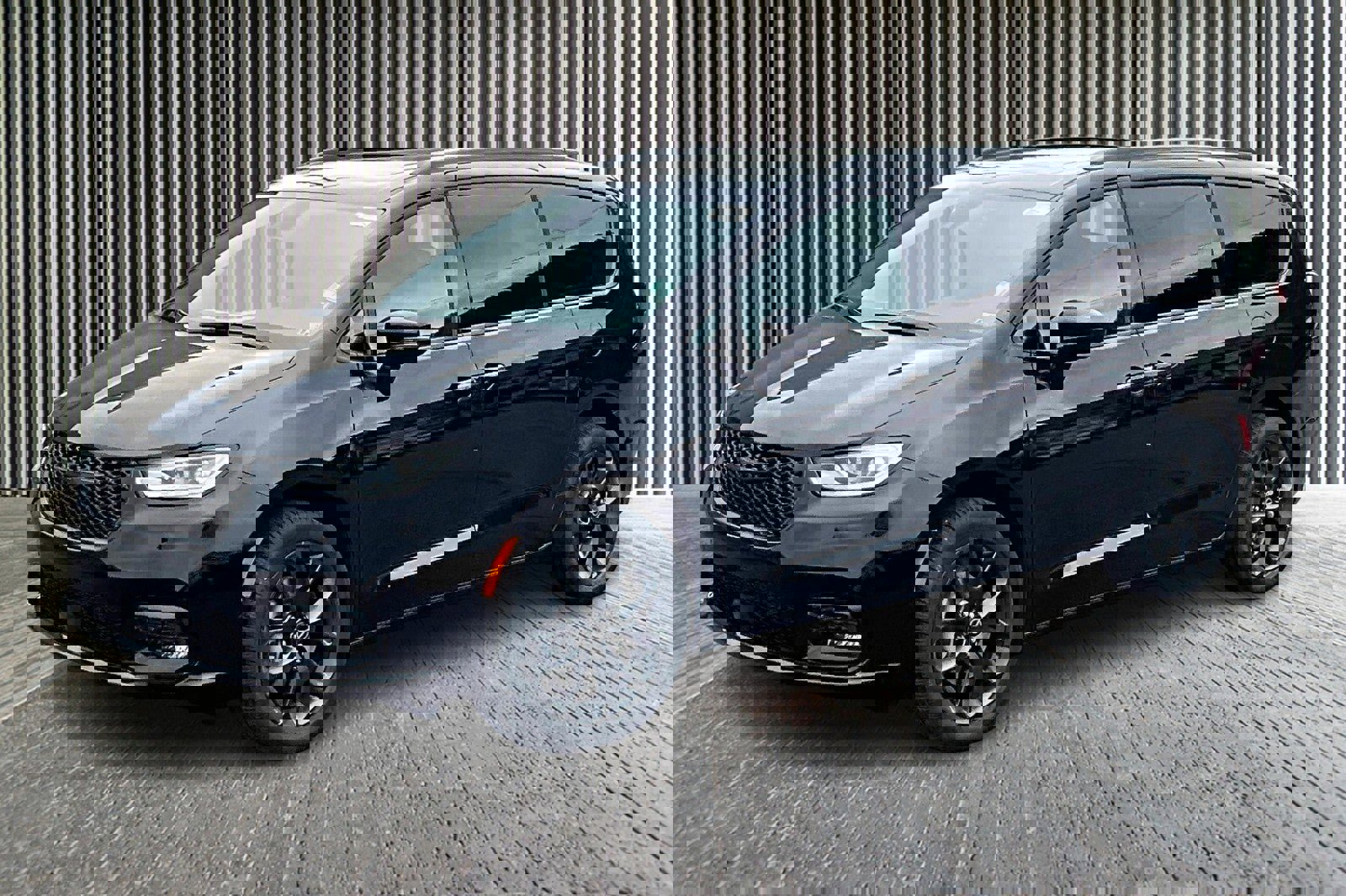 New 2026 Chrysler Pacifica Limited image 2