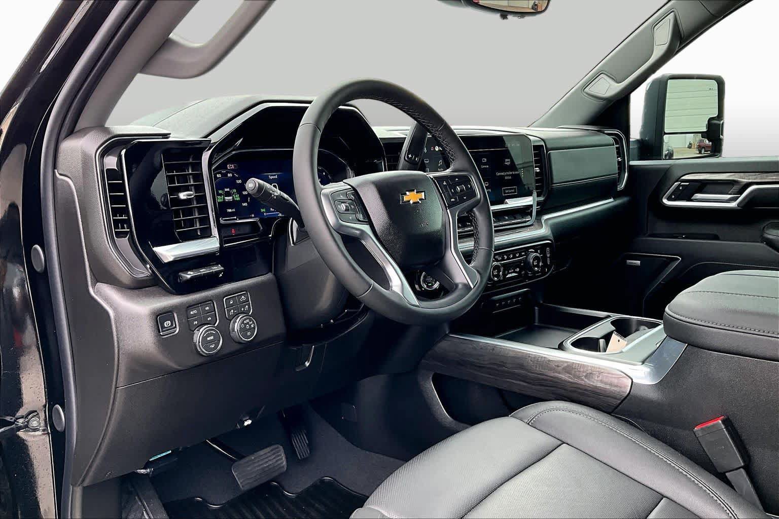 Used 2026 Chevrolet Silverado 3500 LTZ w/ LTZ Texas Edition AWD/4WD image 18