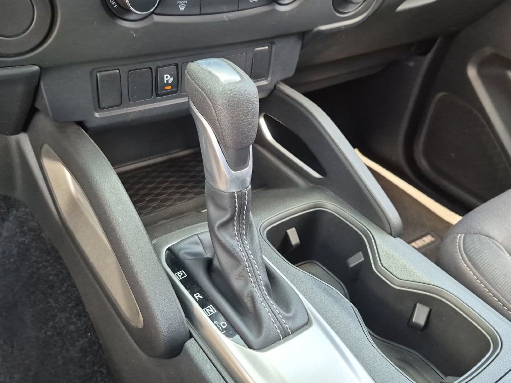 Used 2025 Nissan Frontier SV RWD image 25