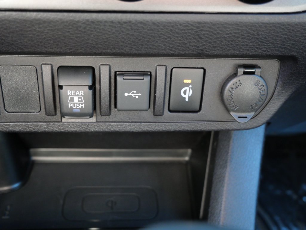 Certified 2021 Toyota Tacoma TRD Off-Road AWD/4WD image 30