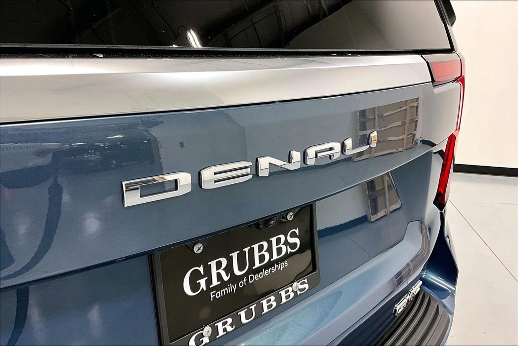 New 2026 GMC Yukon Denali w/ Sun & Power Step Package AWD/4WD image 38