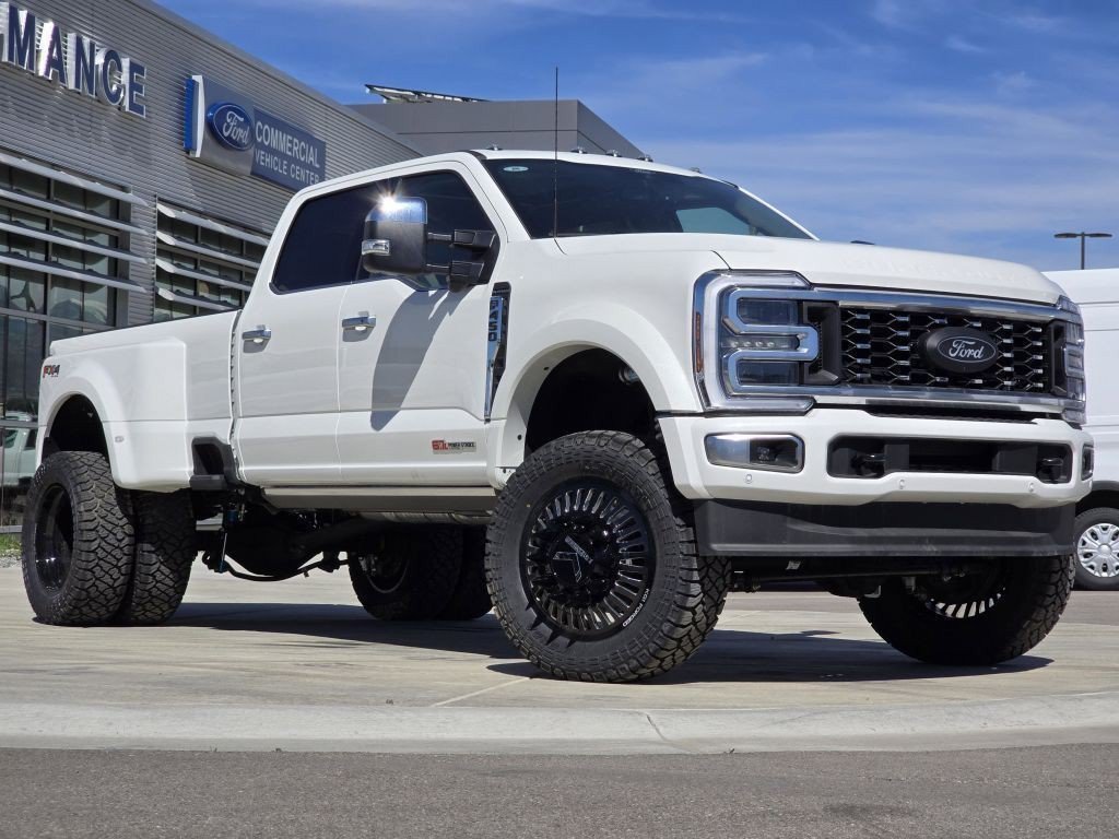 New 2026 Ford F450 Platinum w/ Platinum Plus Package AWD/4WD image 2