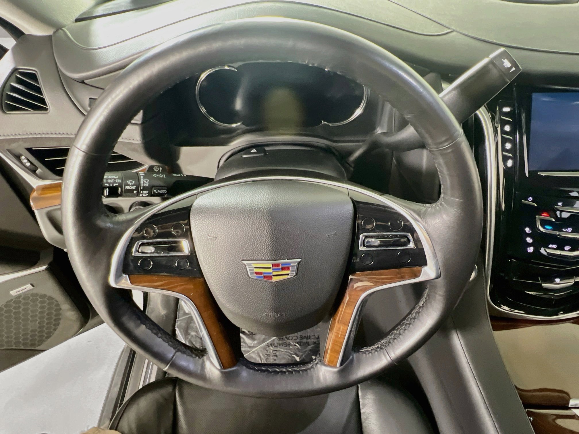 Used 2020 Cadillac Escalade Luxury AWD/4WD image 11