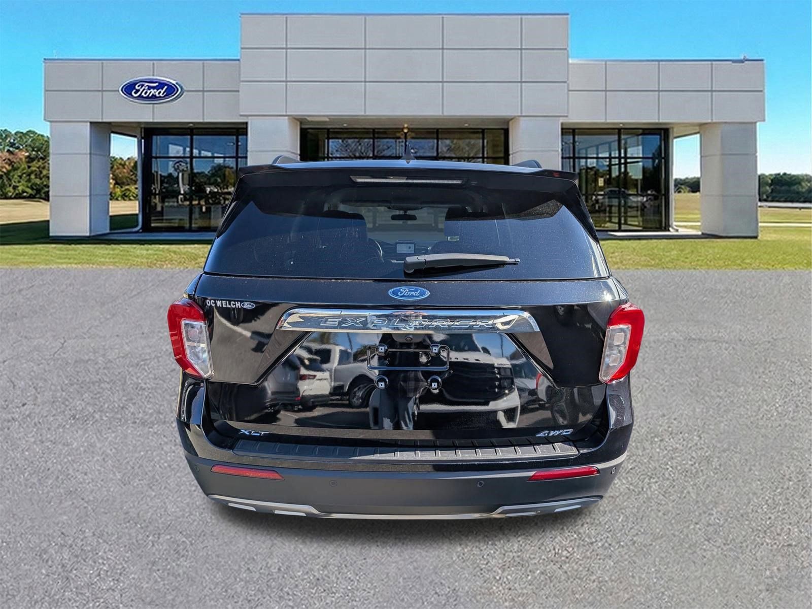 Certified 2023 Ford Explorer XLT w/ Equipment Group 202A AWD/4WD image 5