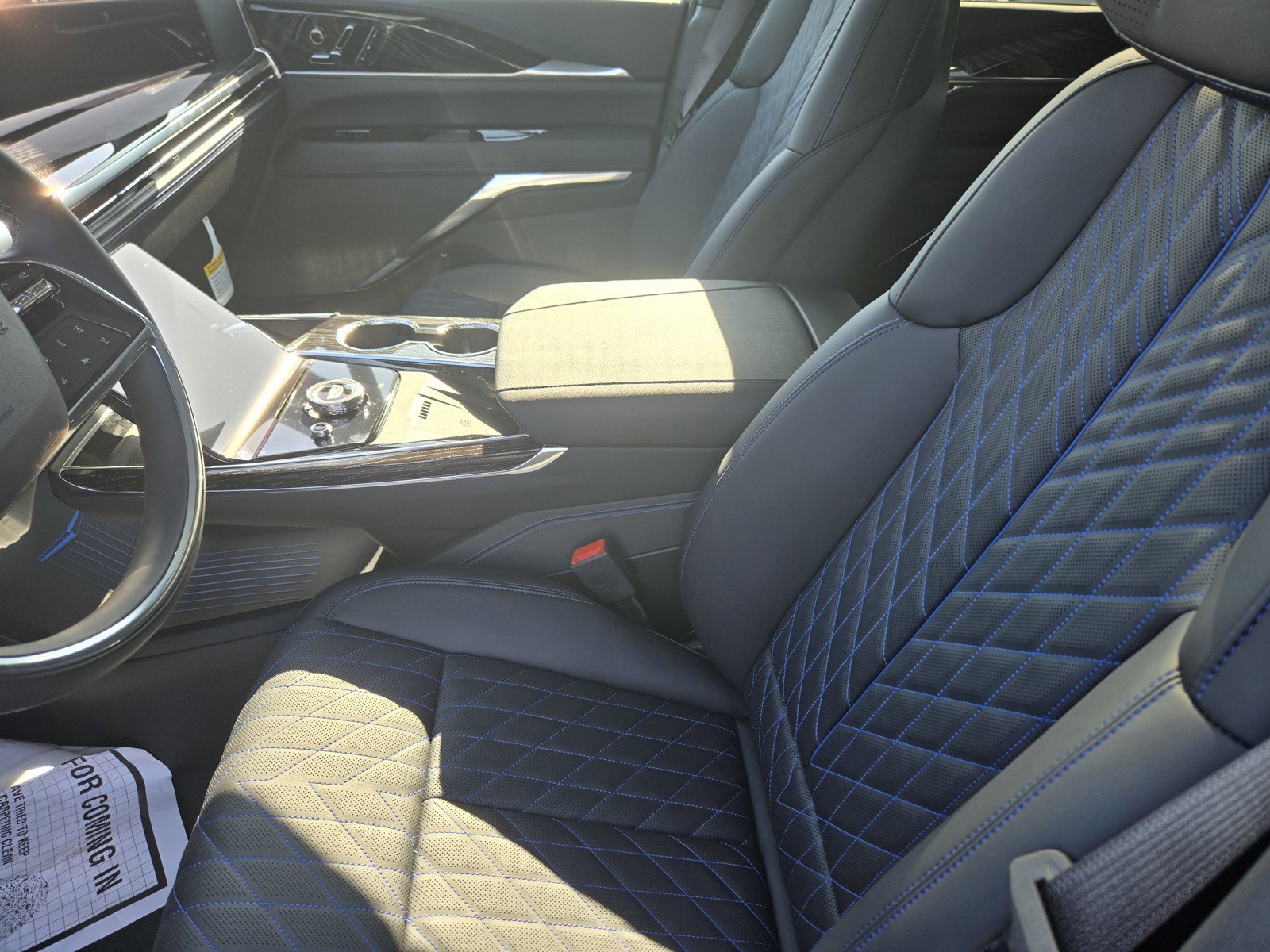 New 2026 Cadillac Escalade IQ Luxury 1 w/ LPO, Radiant Package image 8