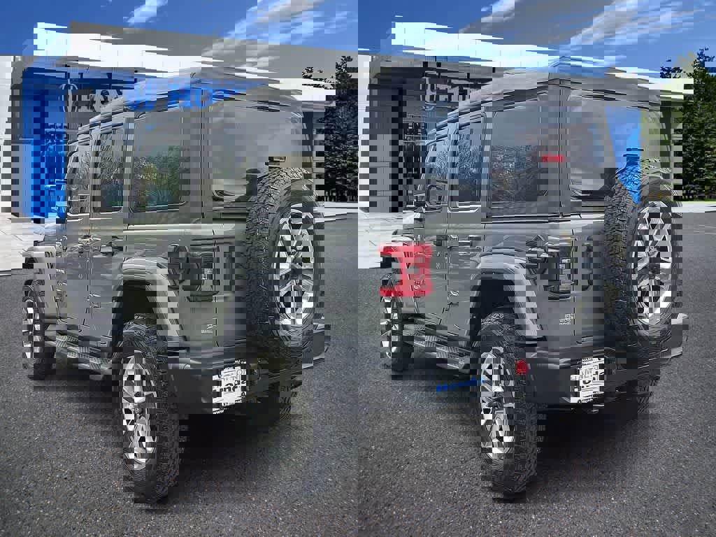 Used 2022 Jeep Wrangler Unlimited Sahara w/ LED Lighting Group AWD/4WD image 20