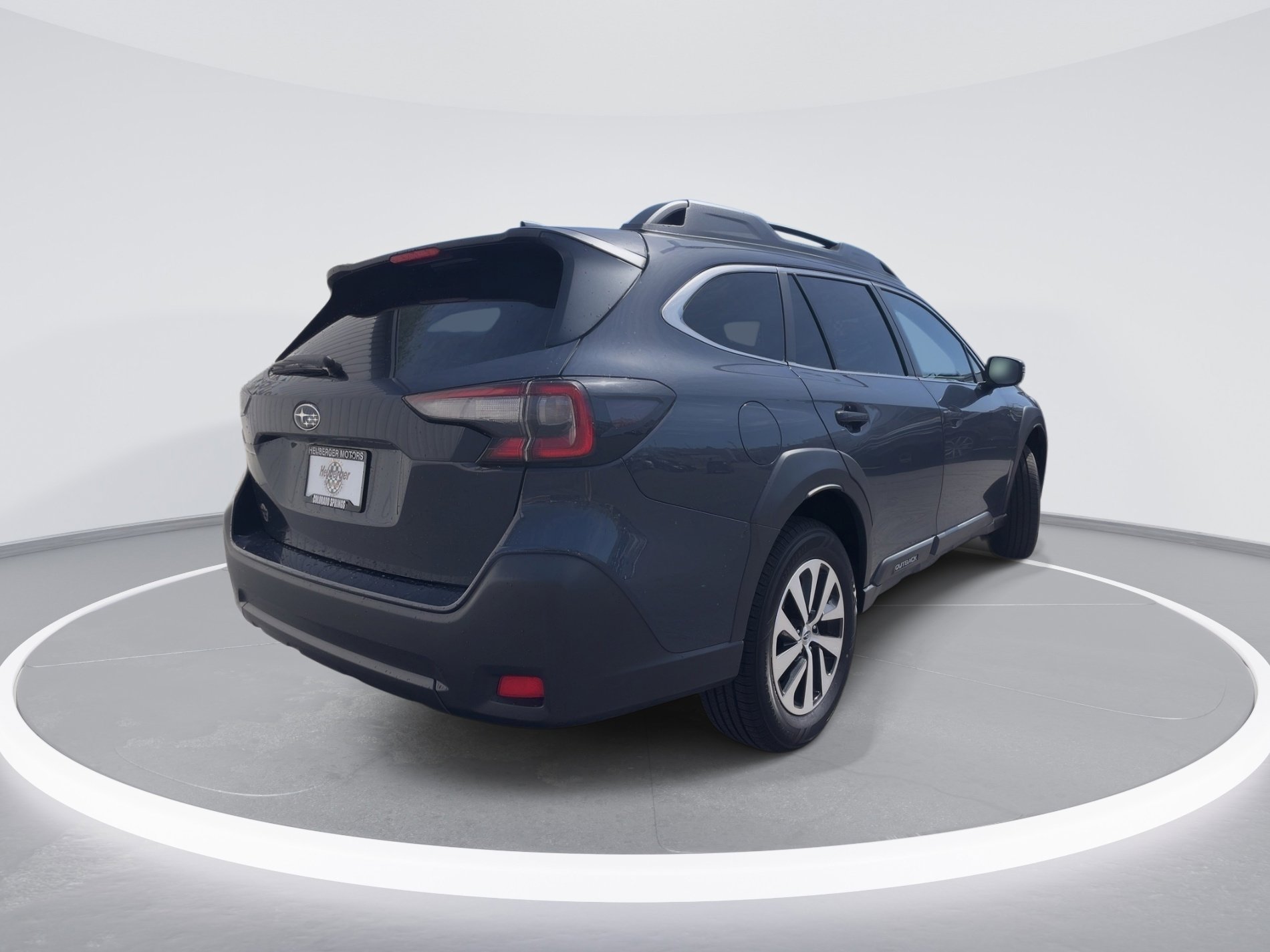 Used 2023 Subaru Outback Premium AWD/4WD image 5