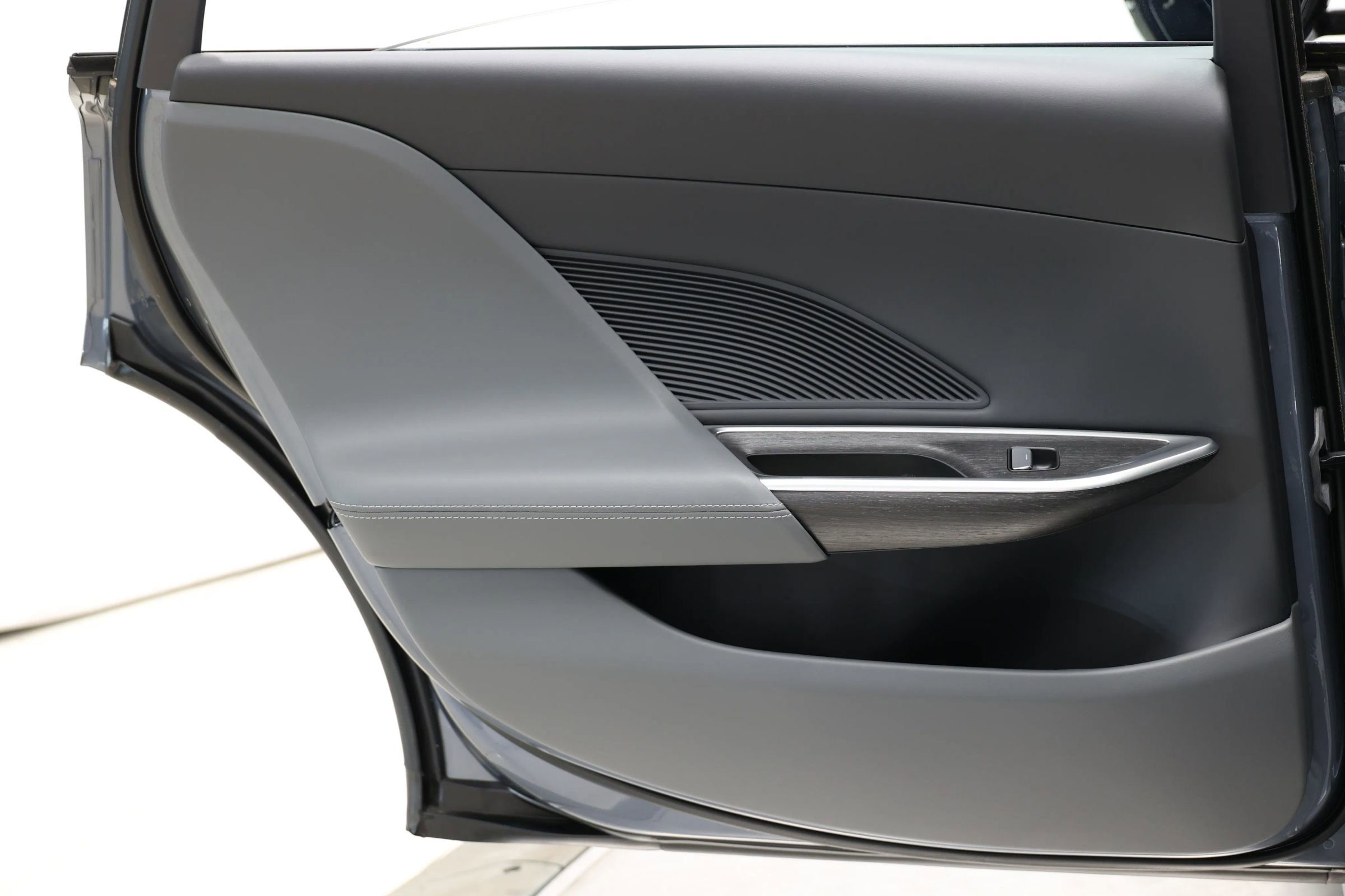 Used 2024 Lucid Air Pure image 46