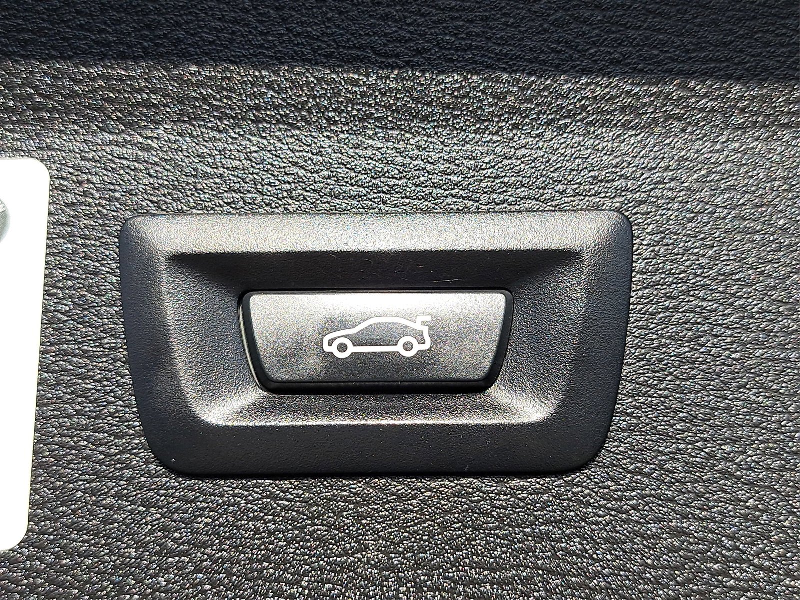 Used 2020 BMW X1 sDrive28i image 13