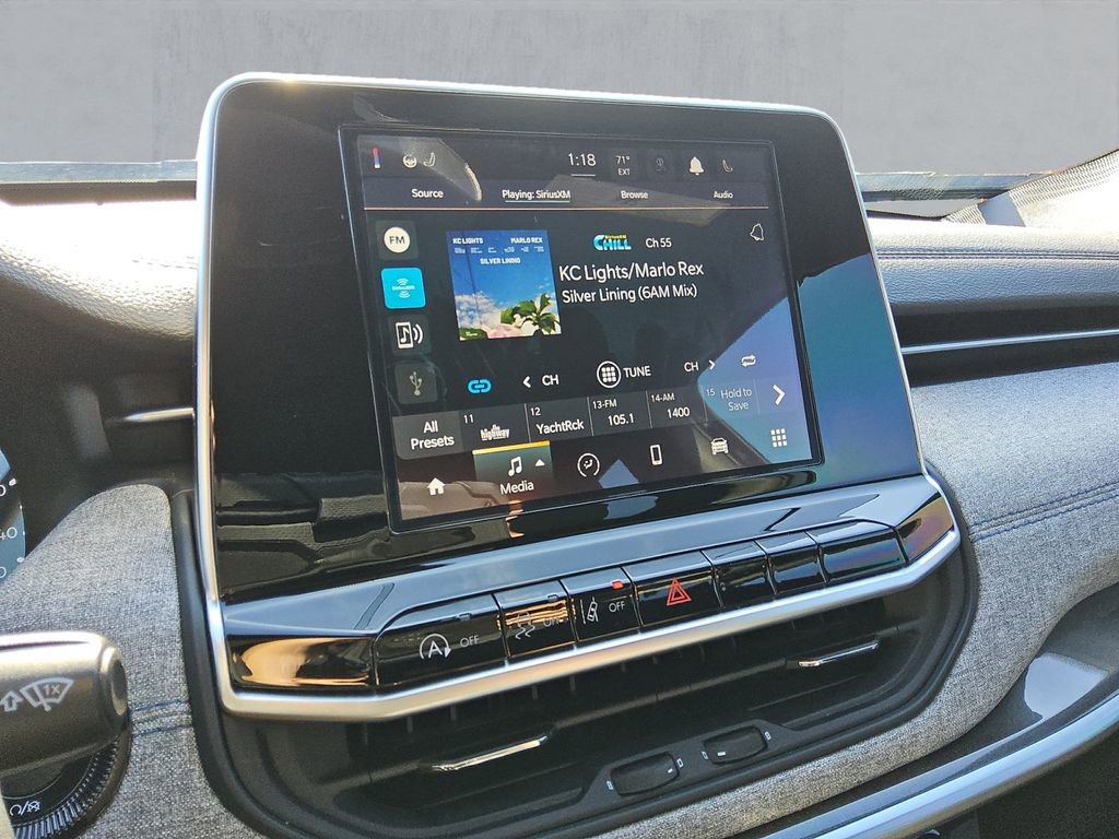 Used 2025 Jeep Compass Latitude image 19