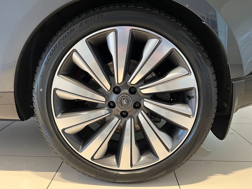 Used 2024 Land Rover Range Rover SV AWD/4WD image 20