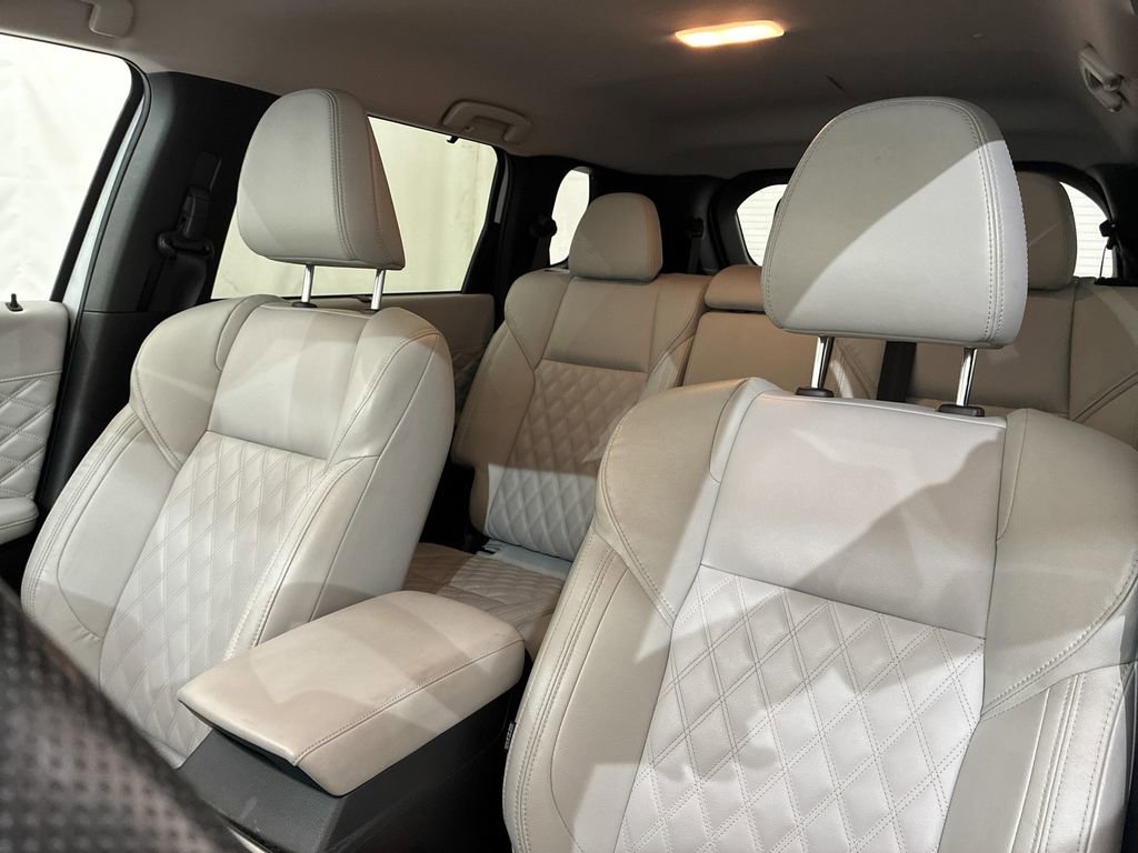 Used 2024 Mitsubishi Outlander SEL AWD/4WD image 14