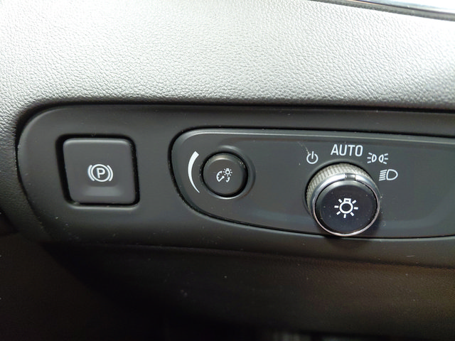 Certified 2021 Buick Enclave Premium w/ Sun and Sites Package FWD image 44