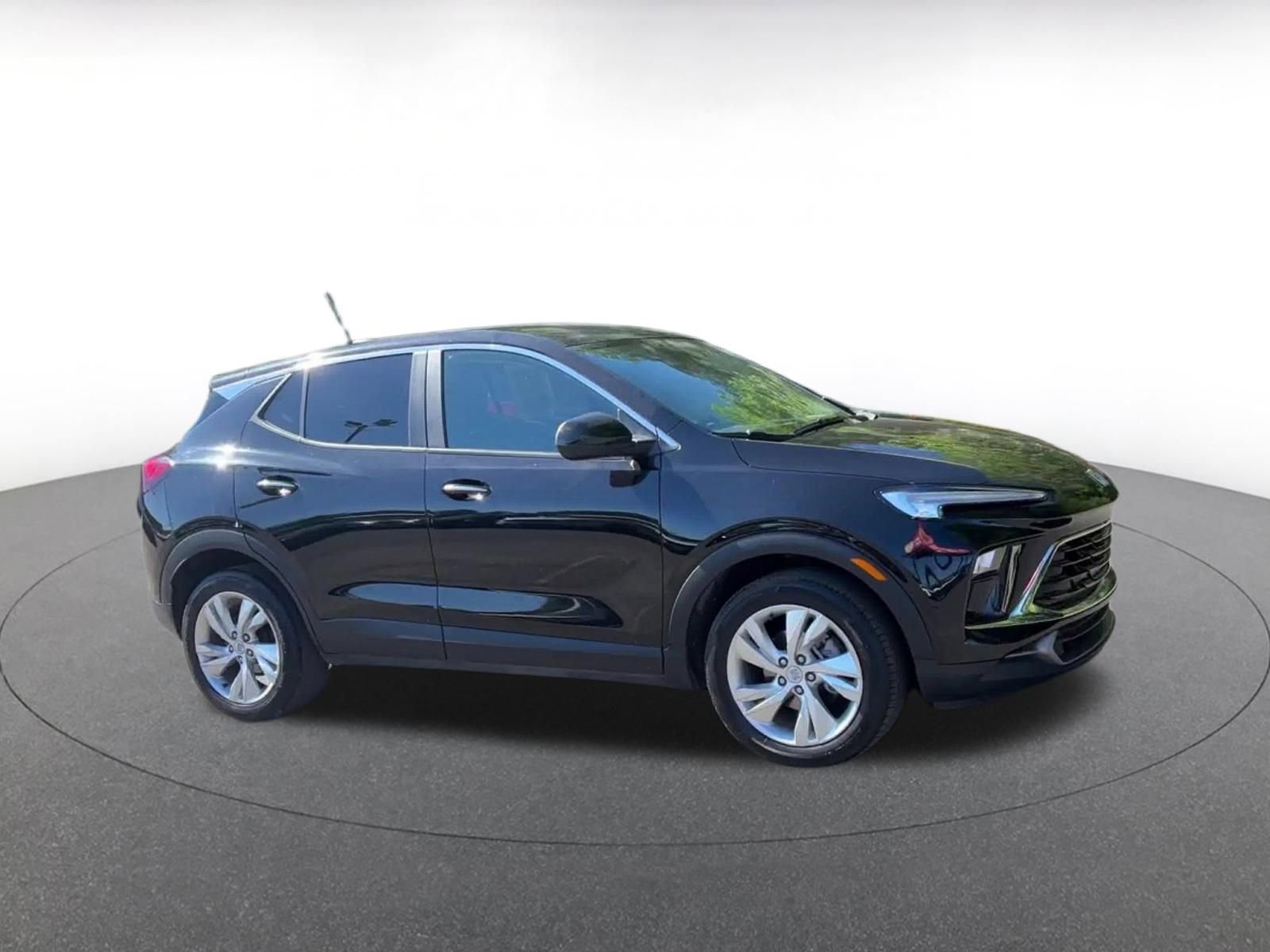 Used 2025 Buick Encore GX Preferred FWD image 2