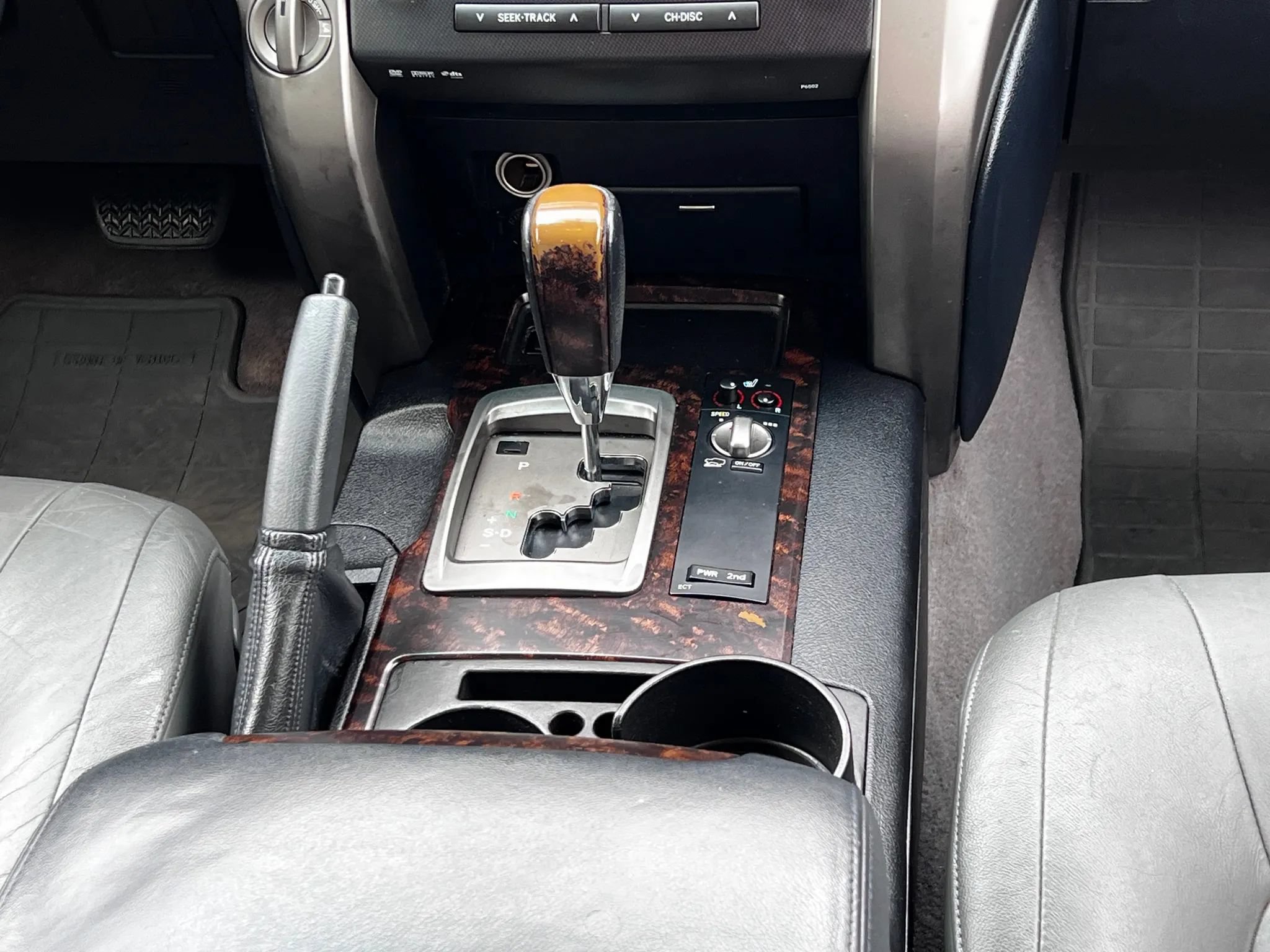 Used 2008 Toyota Land Cruiser AWD/4WD image 19