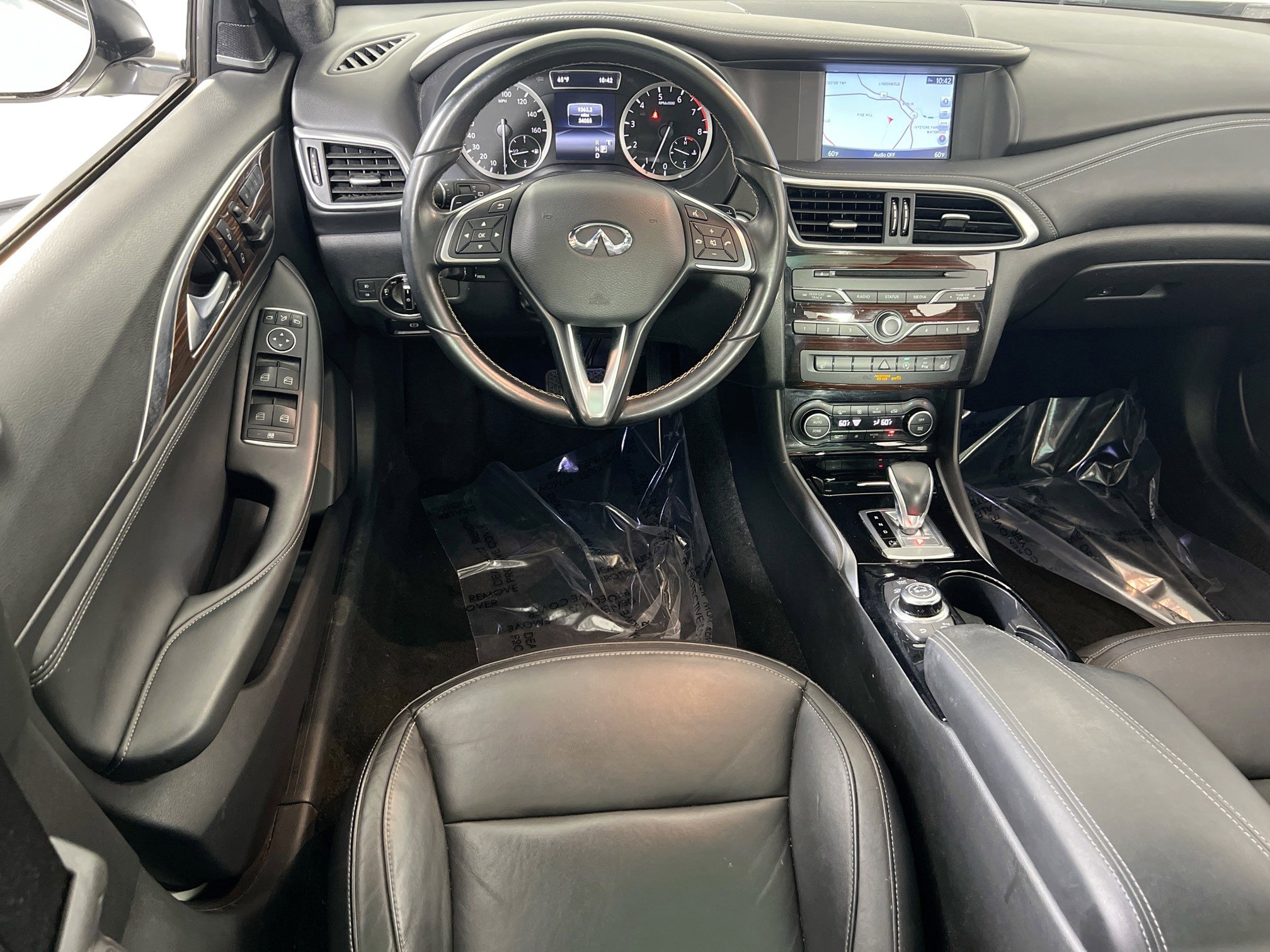 Used 2018 INFINITI QX30 AWD w/ Dark Wood Package image 23
