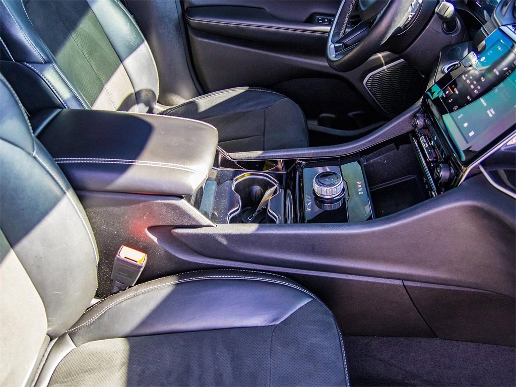 Used 2022 Jeep Grand Cherokee L Laredo image 19