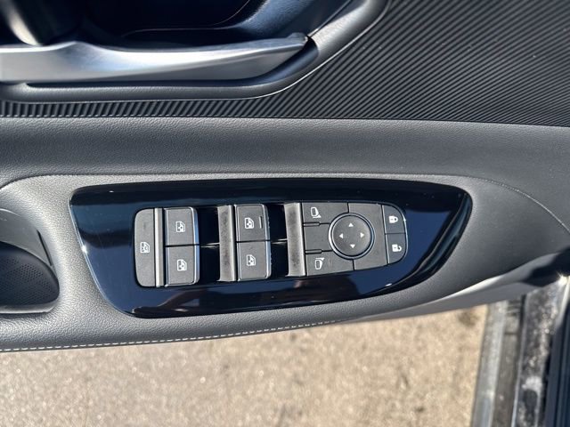 Used 2025 Nissan Murano SV image 8