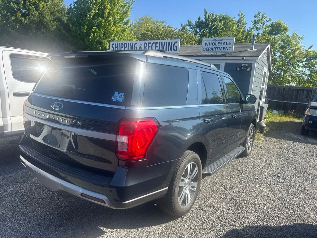 Used 2023 Ford Expedition XLT AWD/4WD image 6