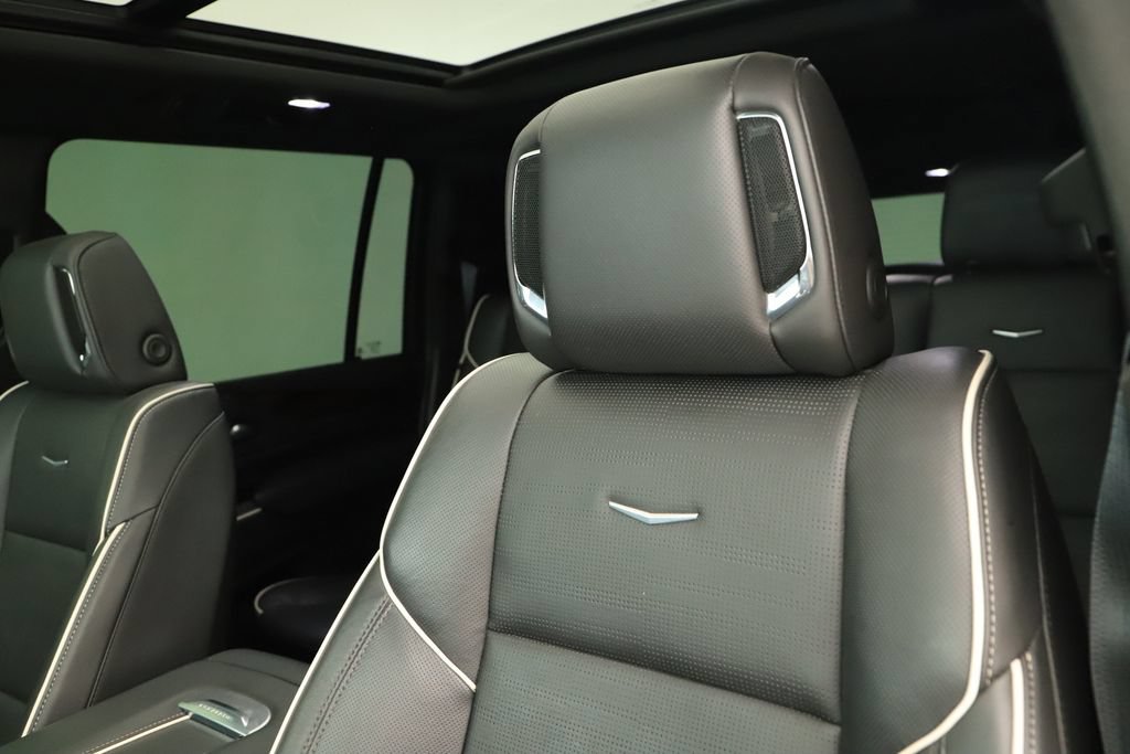 Used 2023 Cadillac Escalade ESV Premium Luxury AWD/4WD image 28