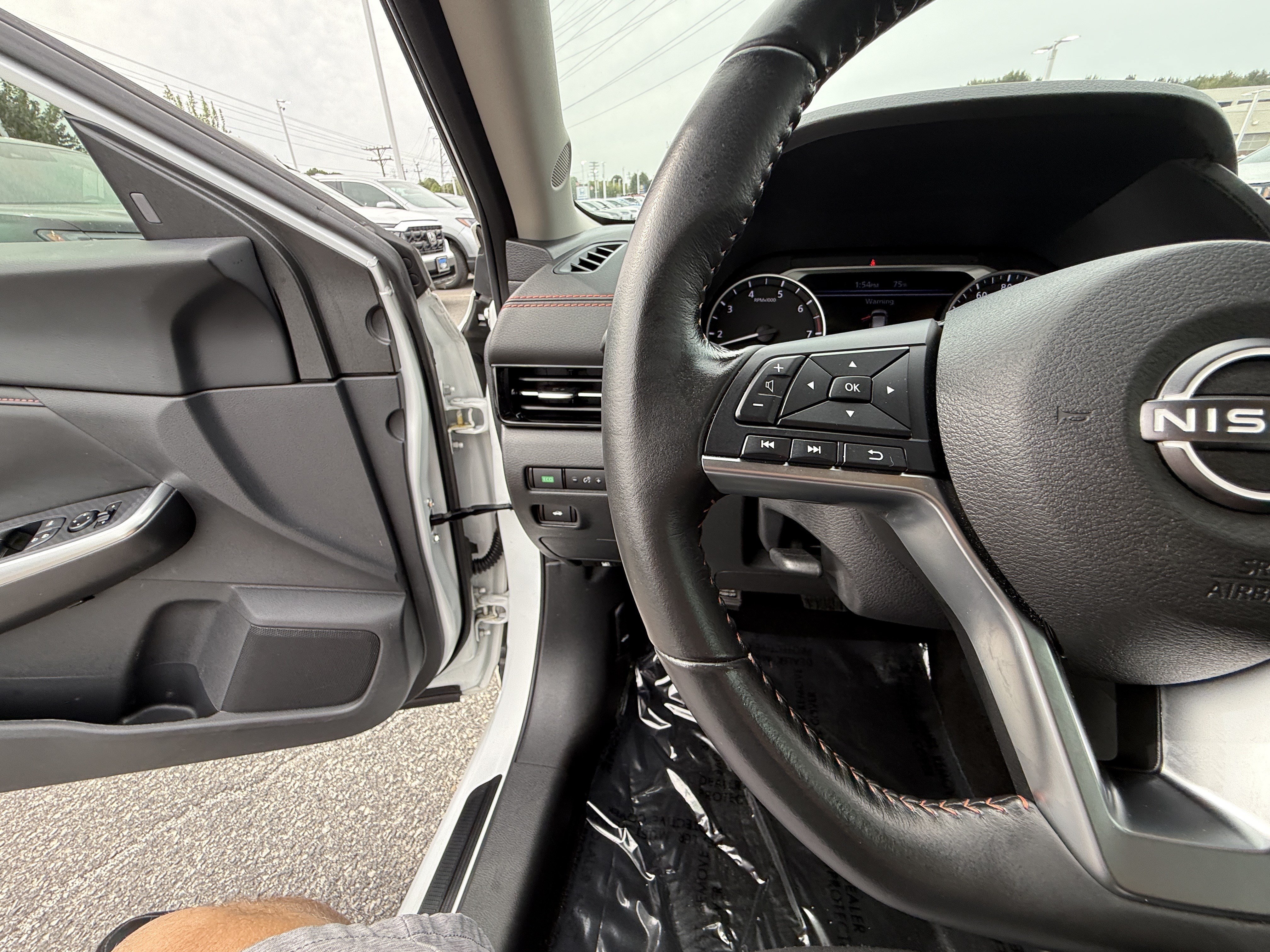 Used 2024 Nissan Sentra SR FWD image 19