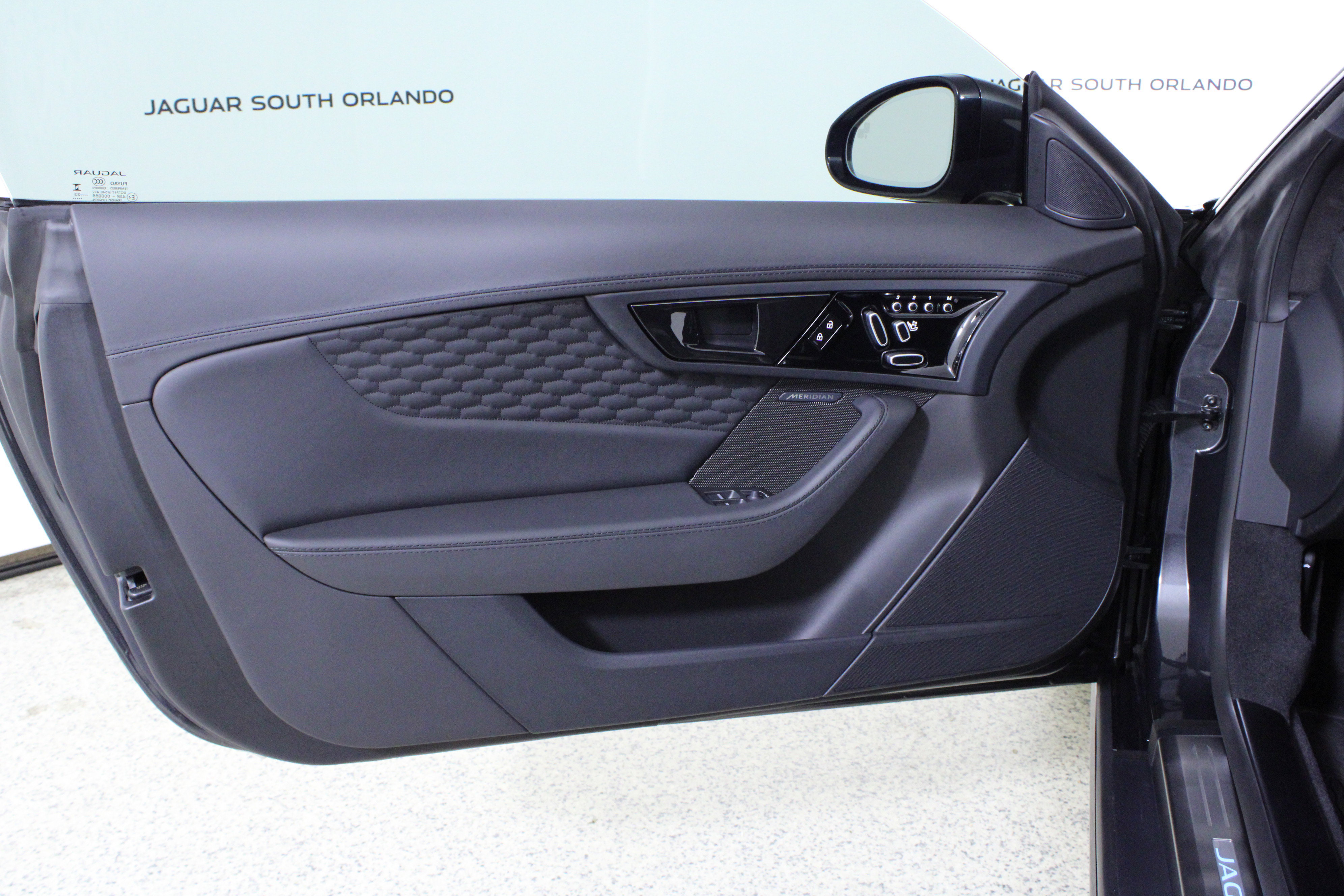 Used 2024 Jaguar F-TYPE R AWD/4WD image 15