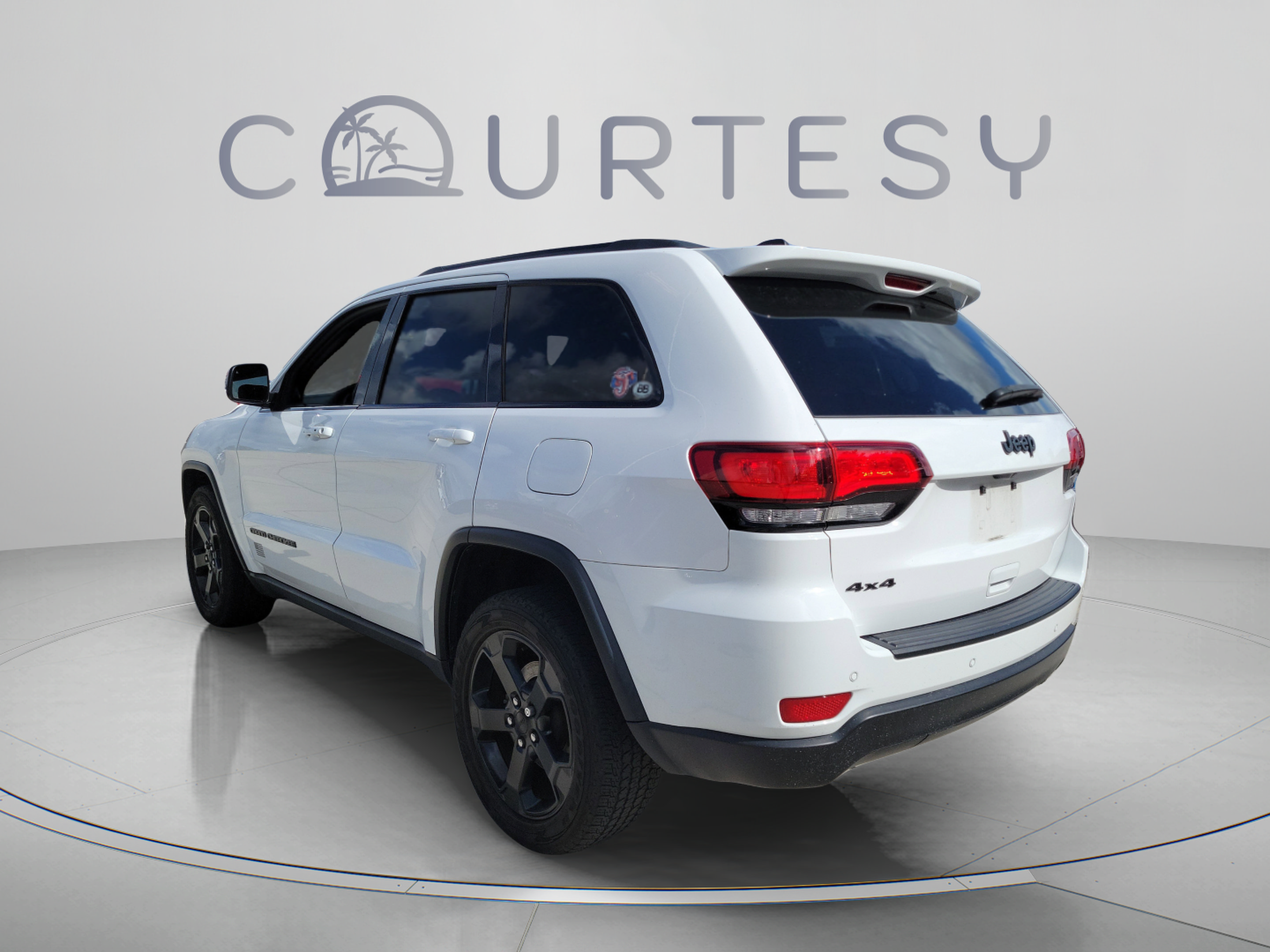 Certified 2021 Jeep Grand Cherokee Freedom Edition AWD/4WD image 2