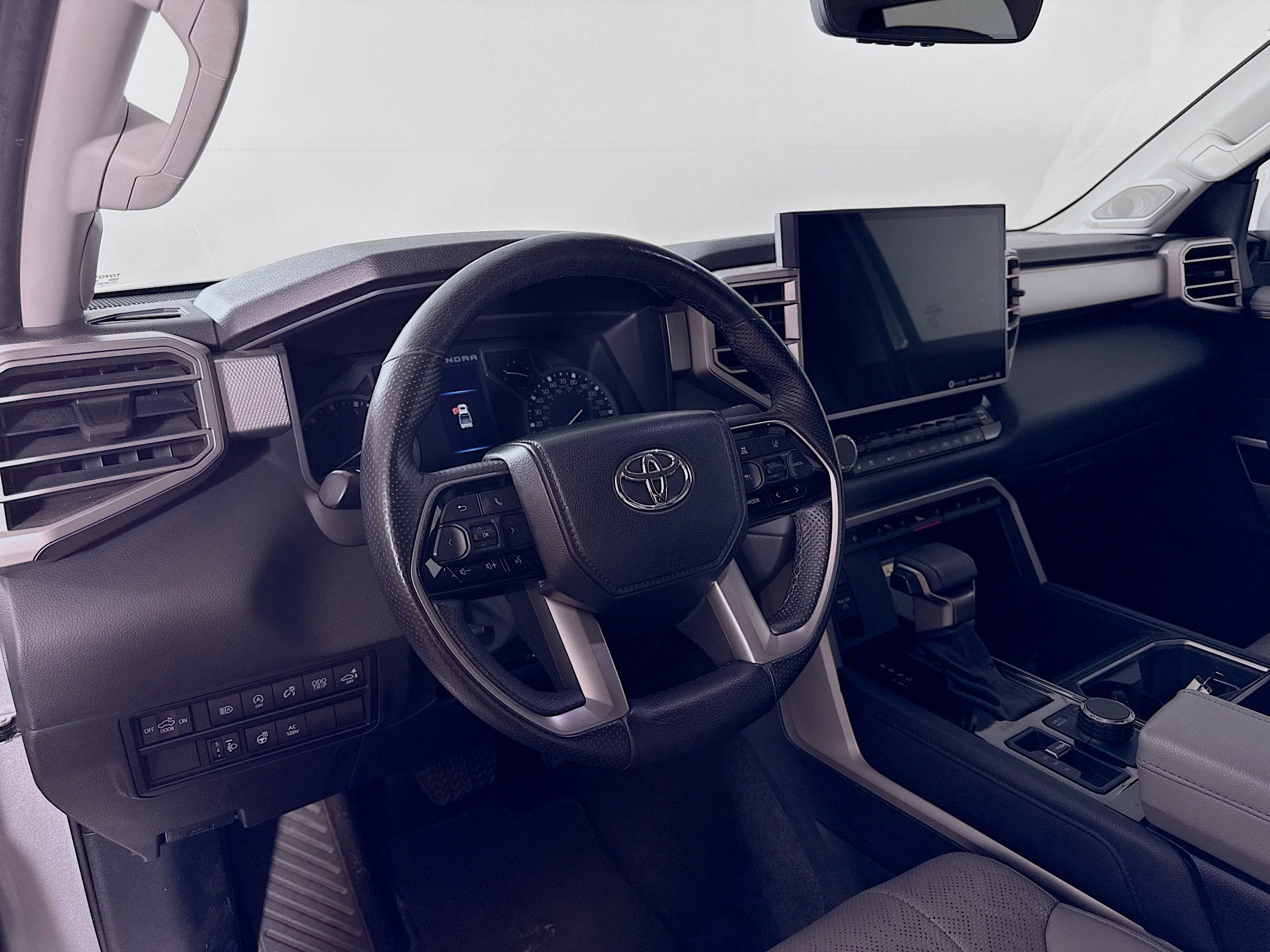 Used 2022 Toyota Tundra Limited w/ Power Package AWD/4WD image 9