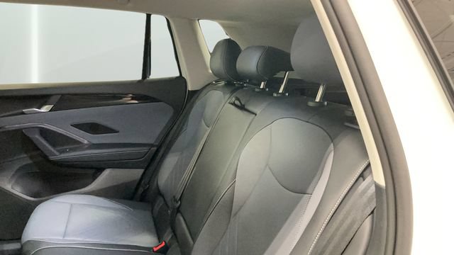 New 2026 Volkswagen Tiguan SE AWD/4WD image 17