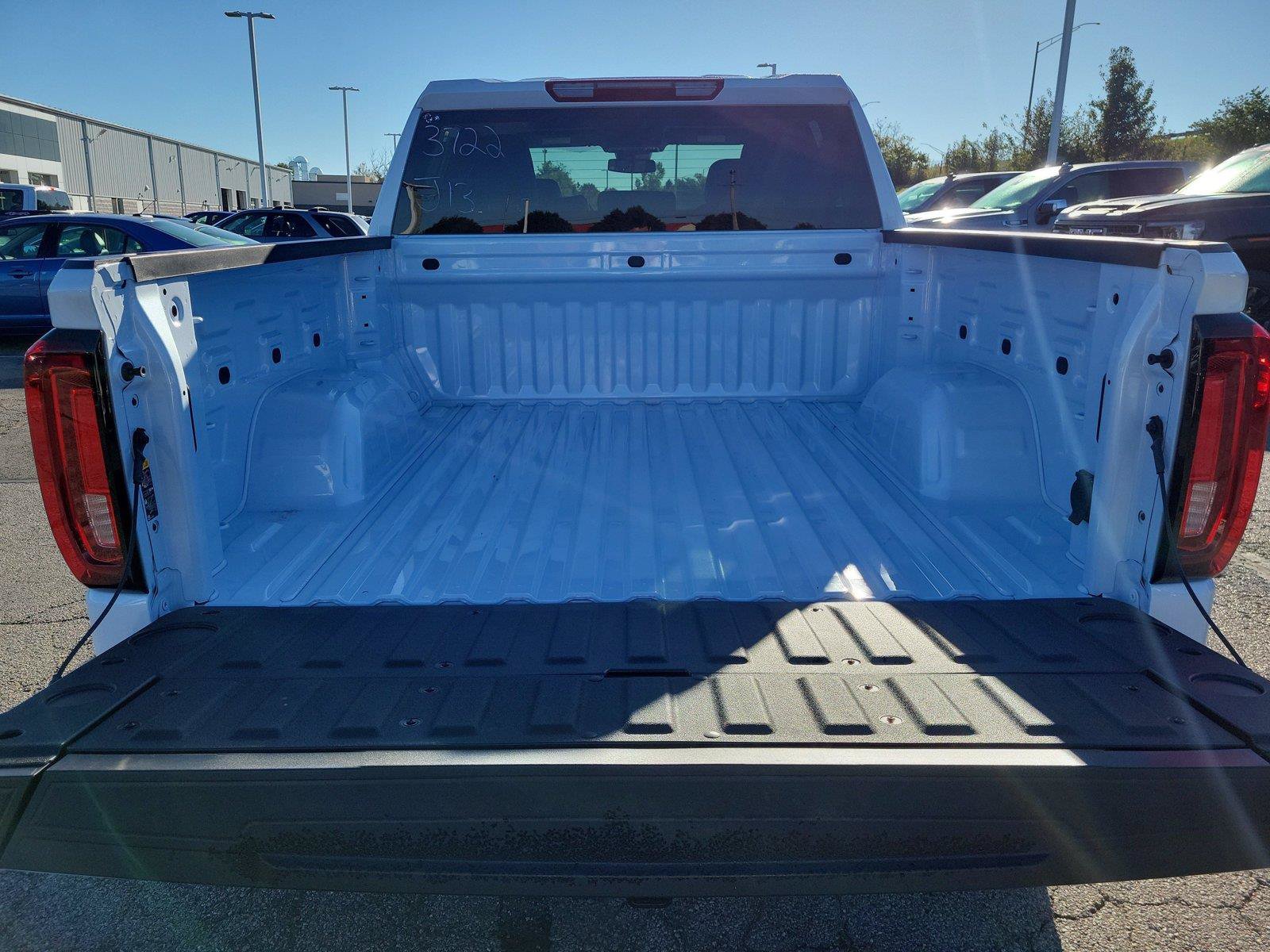 New 2026 GMC Sierra 1500 SLT w/ SLT Premium Package AWD/4WD image 7