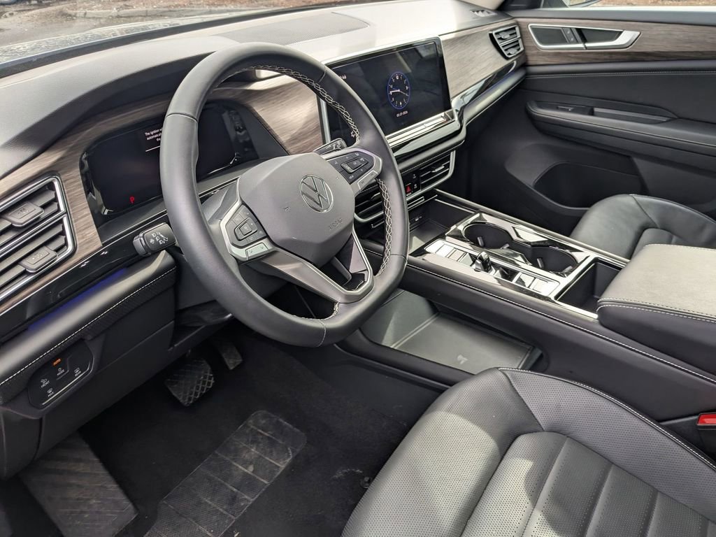 Used 2025 Volkswagen Atlas SEL image 15