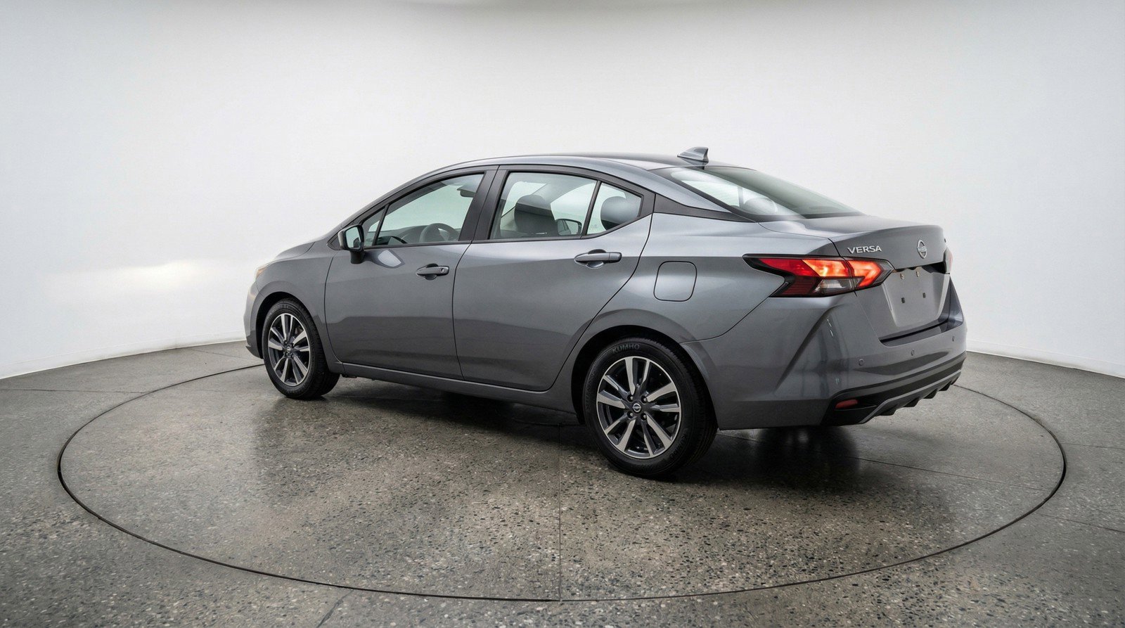 Used 2025 Nissan Versa SV image 6