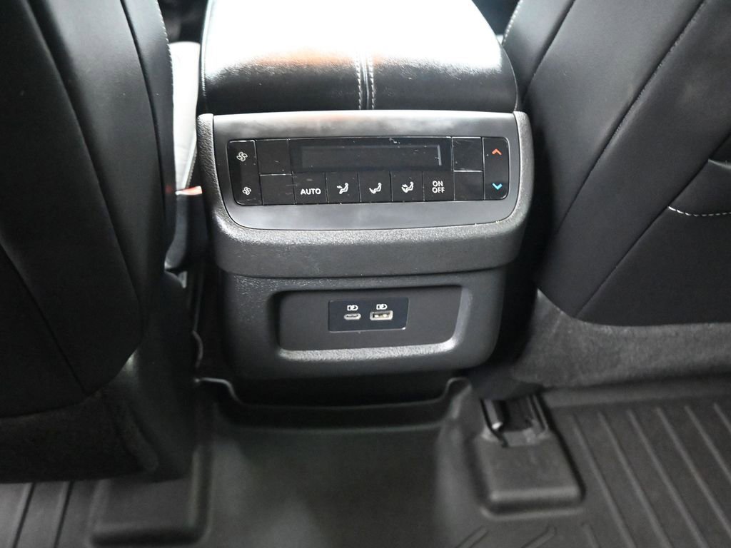Used 2022 Nissan Pathfinder SL w/ Lighting Package (N92) image 16