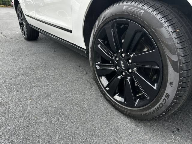 Certified 2024 Lincoln Navigator Reserve w/ Monochromatic Package AWD/4WD image 11