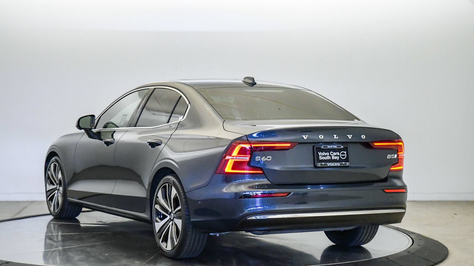 Certified 2023 Volvo S60 B5 Ultimate w/ Climate Package FWD image 2