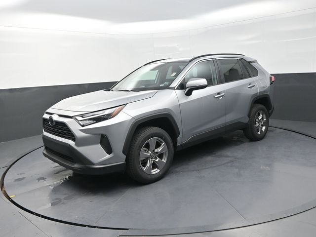 Used 2025 Toyota RAV4 XLE image 3