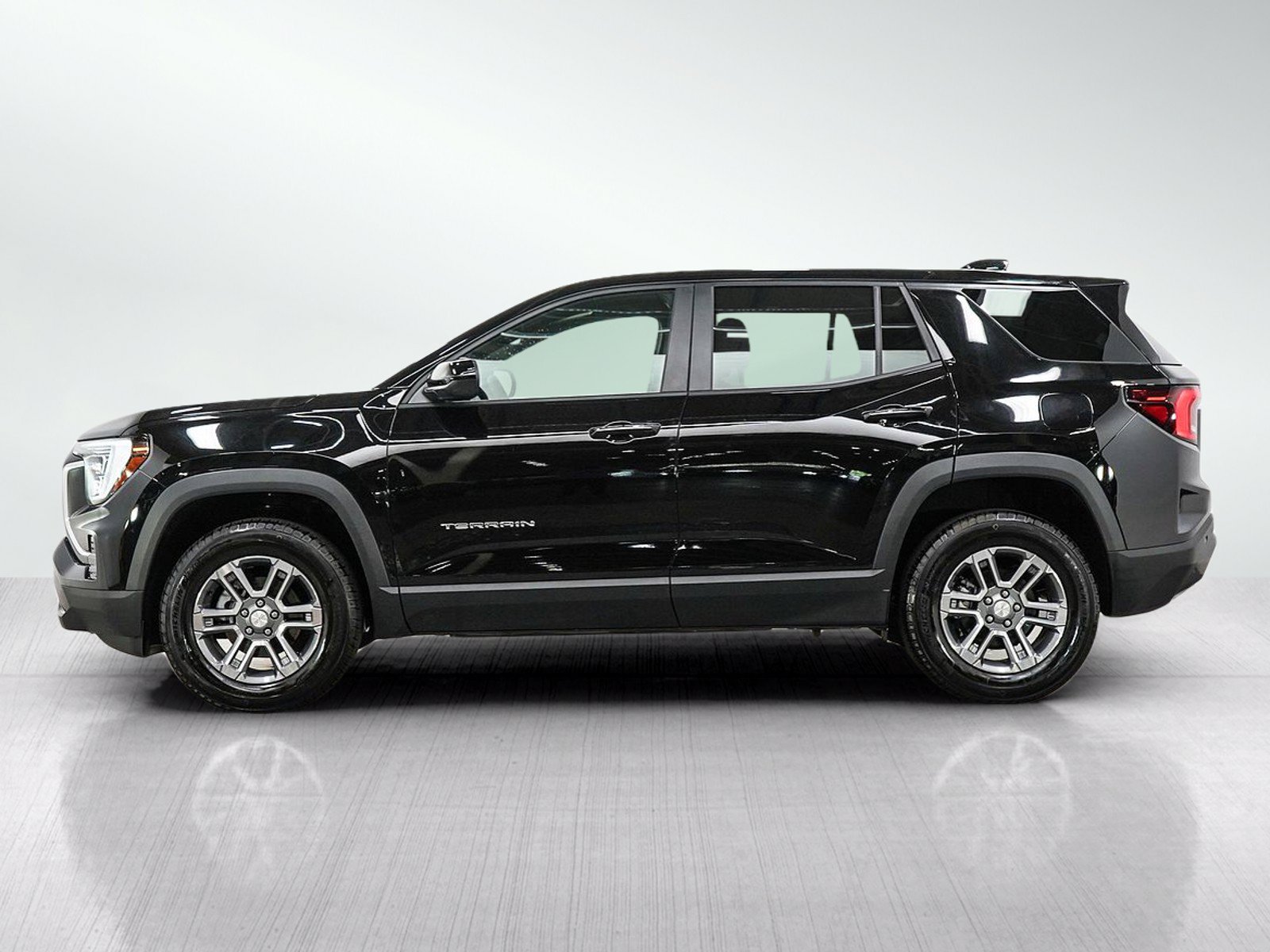 Used 2026 GMC Terrain Elevation w/ LPO, Floor Liner Package AWD/4WD image 2