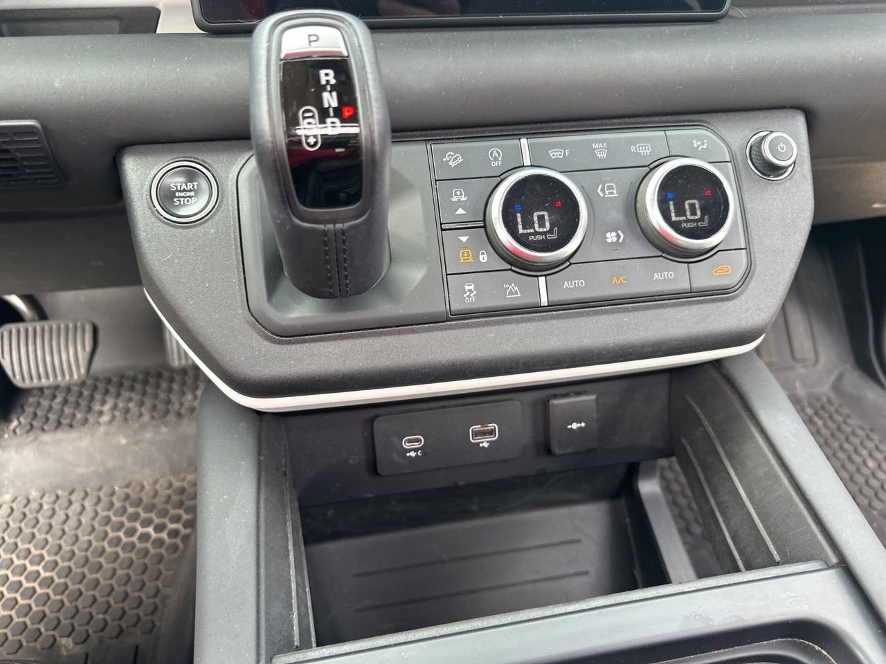 Used 2024 Land Rover Defender 110 S AWD/4WD image 21