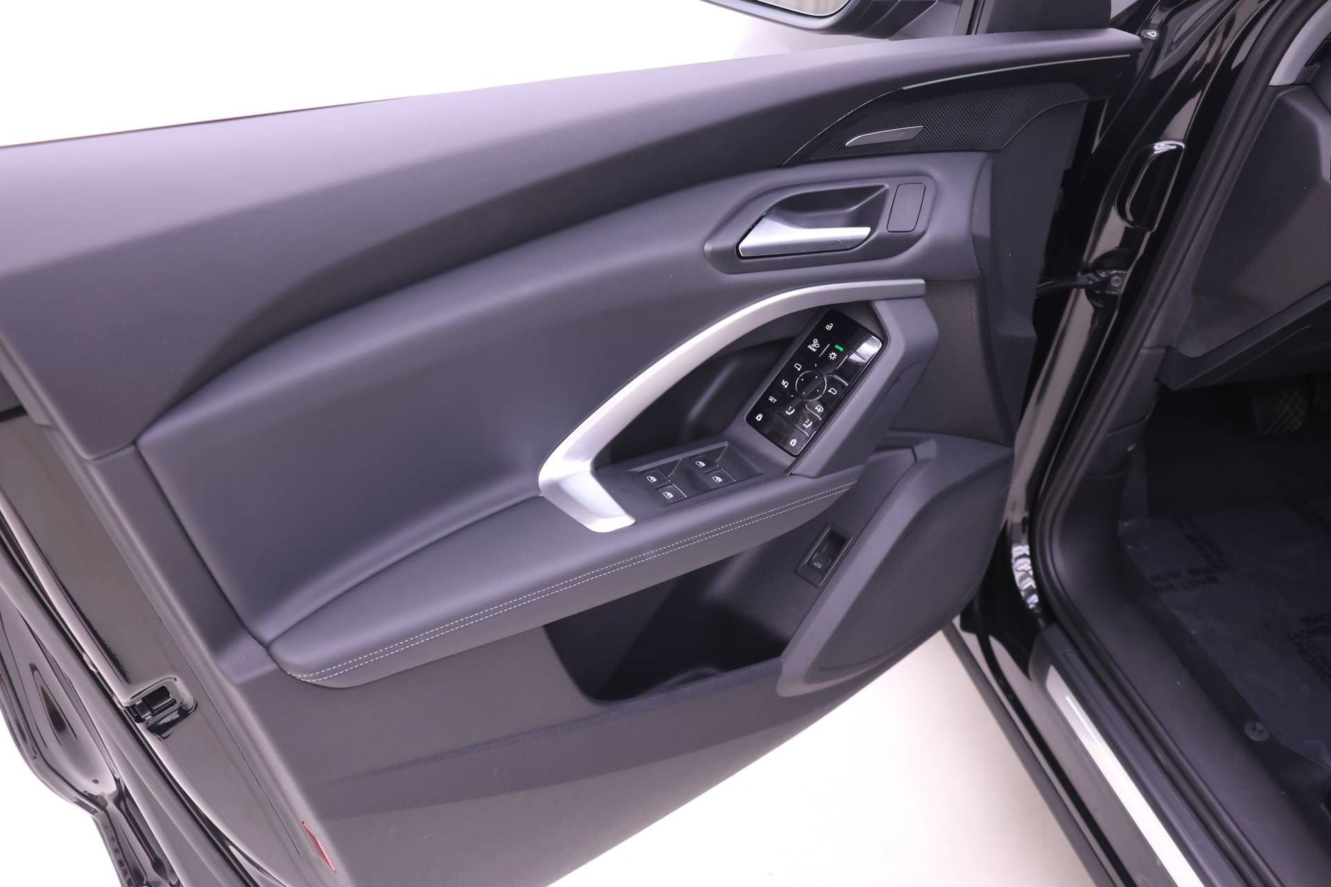 Certified 2025 Audi Q5 Premium Plus AWD/4WD image 12